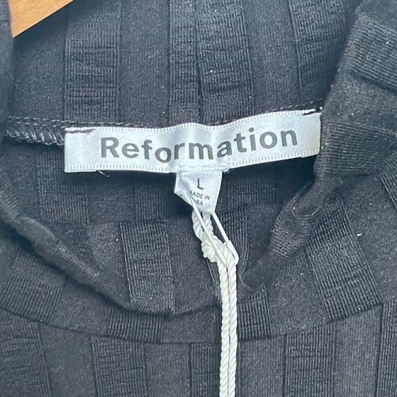 NEW REFORMATION Libra Knit Dress Black
$128 Wide Rib Faux Turtleneck Slit Large - Picture 9 of 13